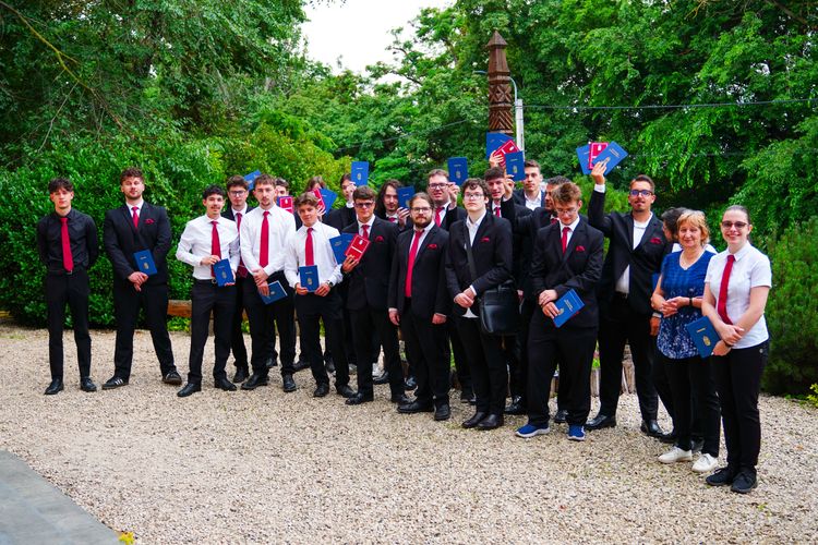 🎓 Sikeres vizsgák után egy szívből jövő felajánlás