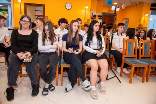 Kollégium | Nőnapi köszöntő 🌷